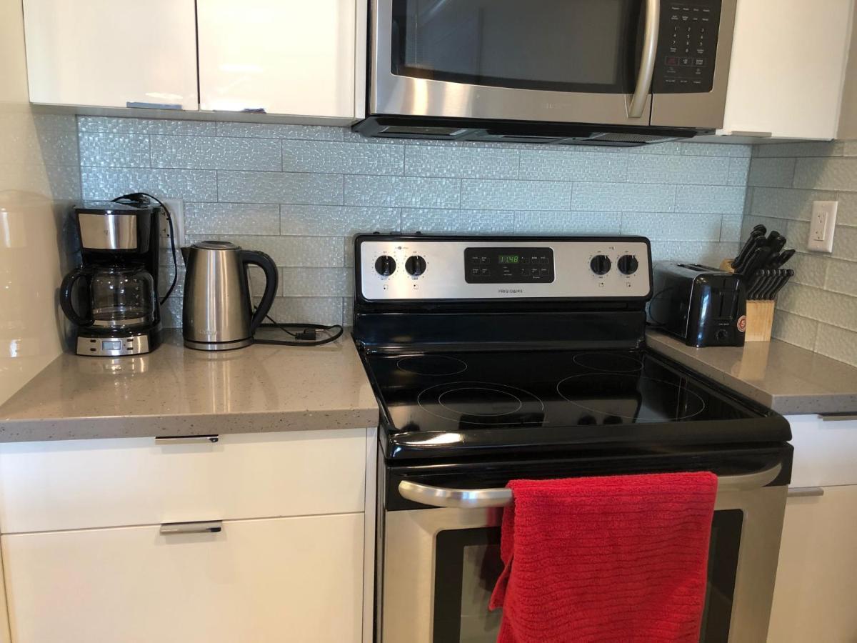 Amicable, Cozy, High Speed Internet, Sleeps 2 Riverview Downtown Apartment YYC Eksteriør billede