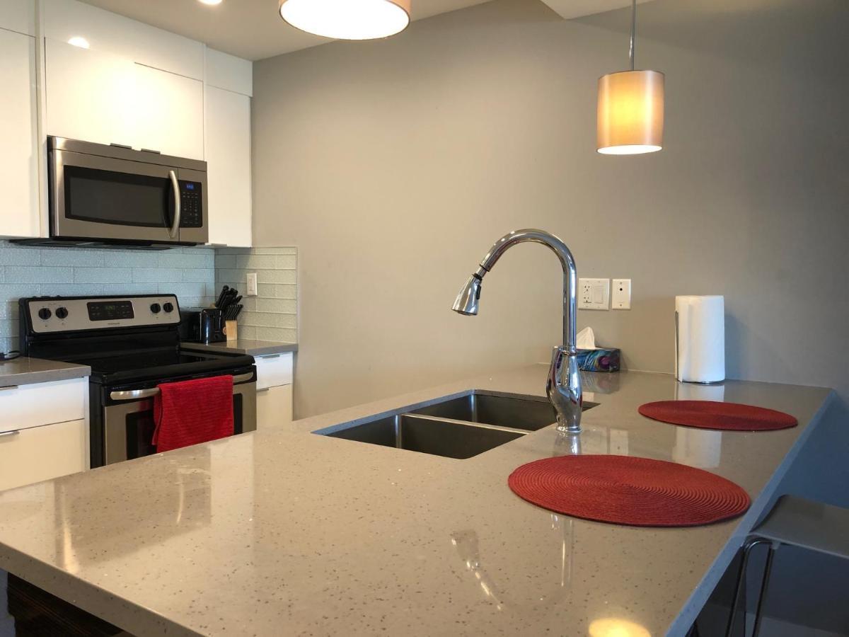 Amicable, Cozy, High Speed Internet, Sleeps 2 Riverview Downtown Apartment YYC Eksteriør billede