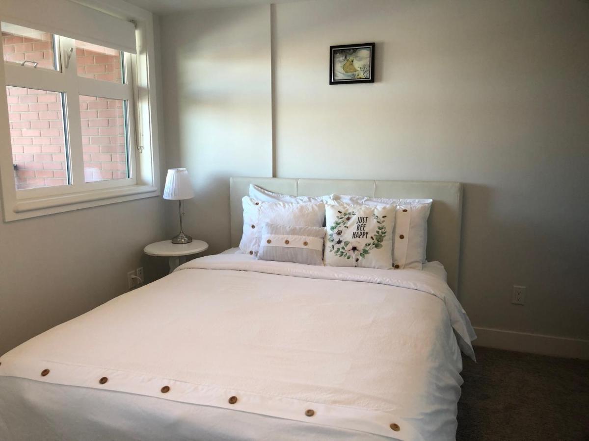 Amicable, Cozy, High Speed Internet, Sleeps 2 Riverview Downtown Apartment YYC Eksteriør billede