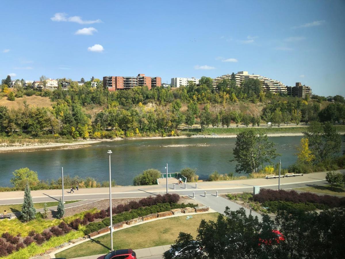 Amicable, Cozy, High Speed Internet, Sleeps 2 Riverview Downtown Apartment YYC Eksteriør billede
